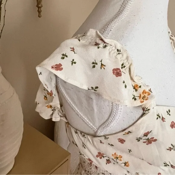 REFORMATION Emmaline Yellow Floral Print Smocked Mini Dress 0‎ - Picture 3 of 9